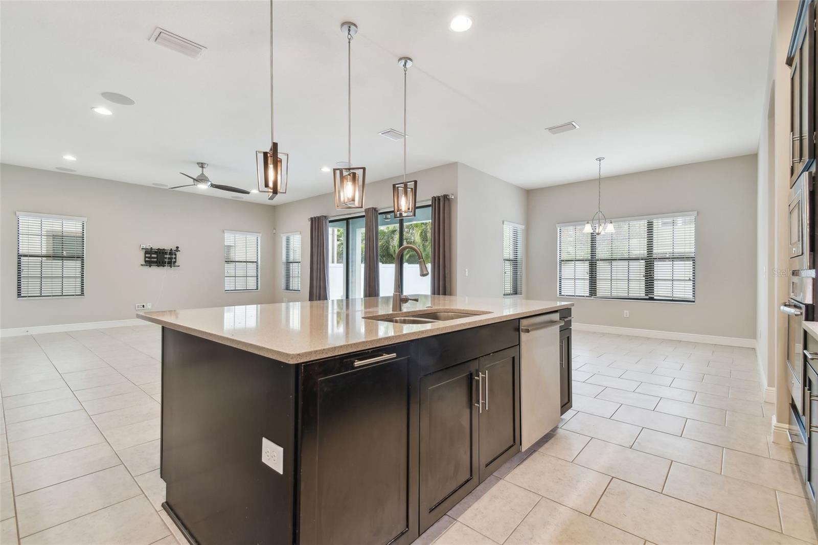 10825 CHARMWOOD DR, RIVERVIEW, FL, 33569