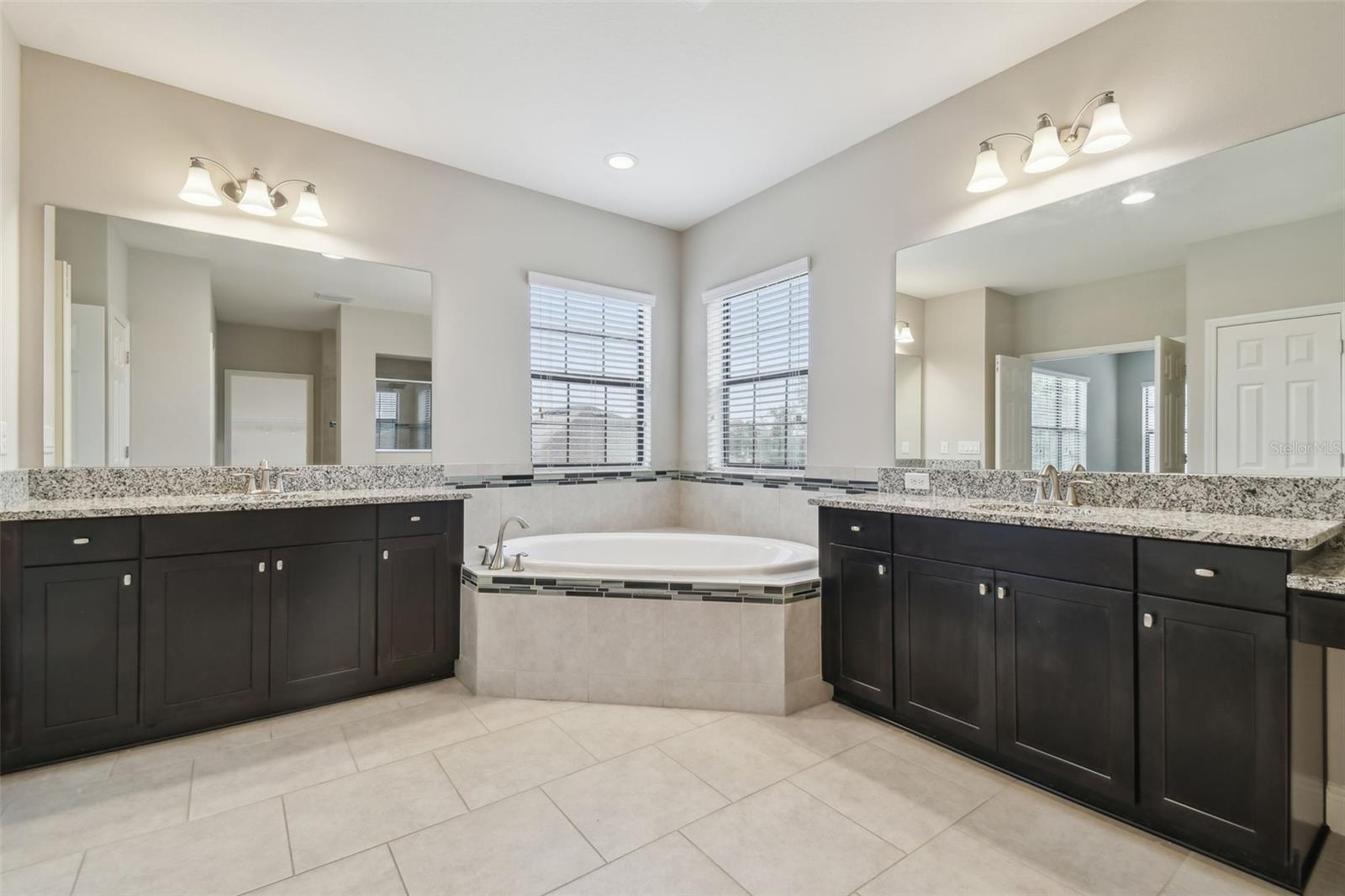10825 CHARMWOOD DR, RIVERVIEW, FL, 33569