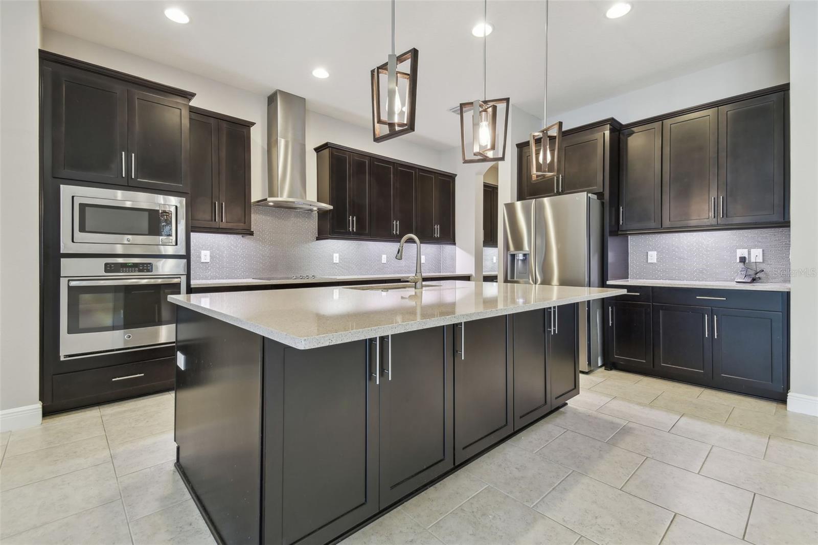 10825 CHARMWOOD DR, RIVERVIEW, FL, 33569