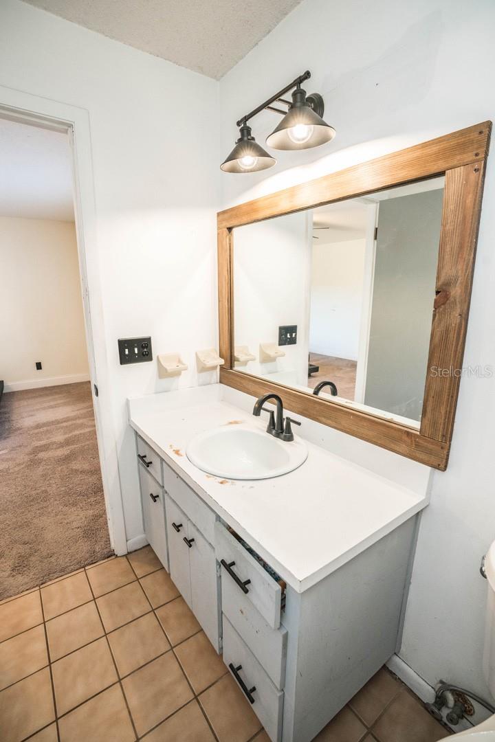 8615 GREENFIELD LN, ZEPHYRHILLS, FL, 33541