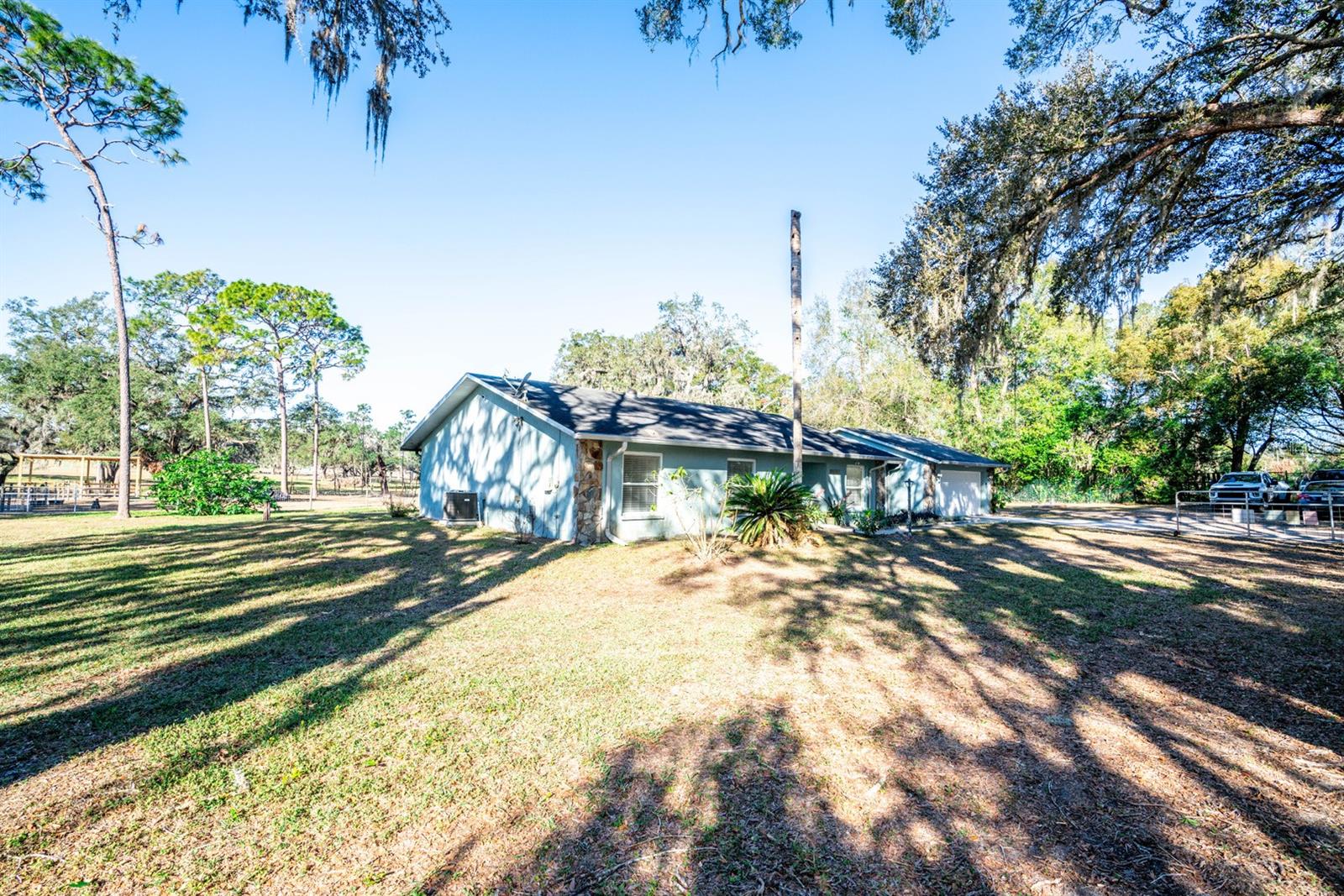 8615 GREENFIELD LN, ZEPHYRHILLS, FL, 33541