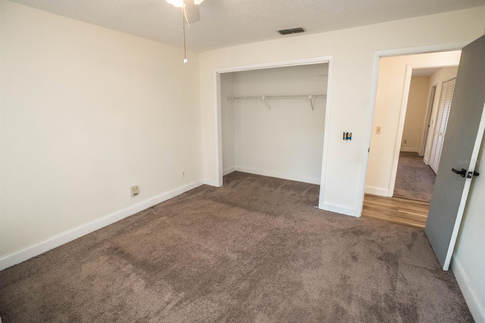 8615 GREENFIELD LN, ZEPHYRHILLS, FL, 33541