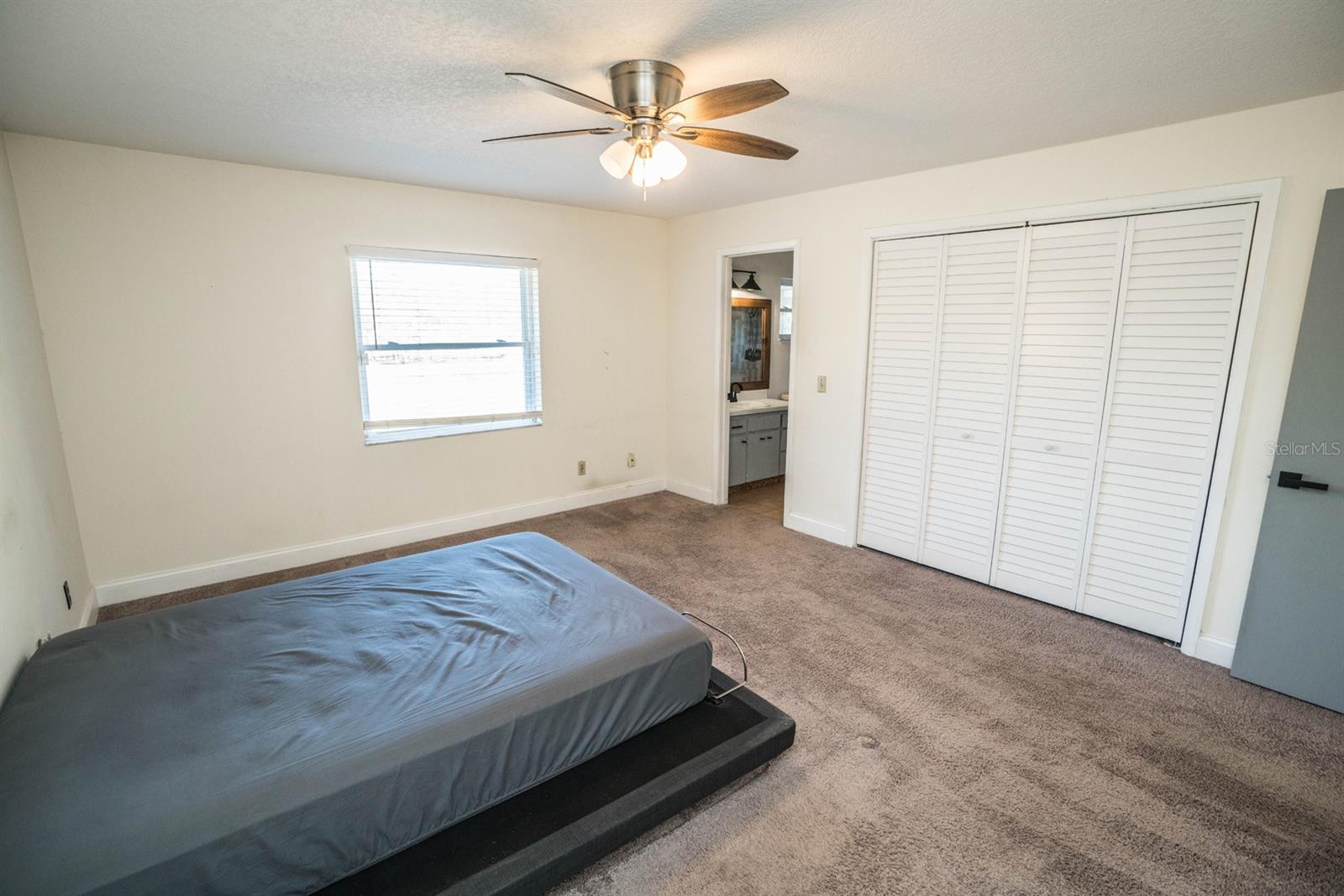 8615 GREENFIELD LN, ZEPHYRHILLS, FL, 33541
