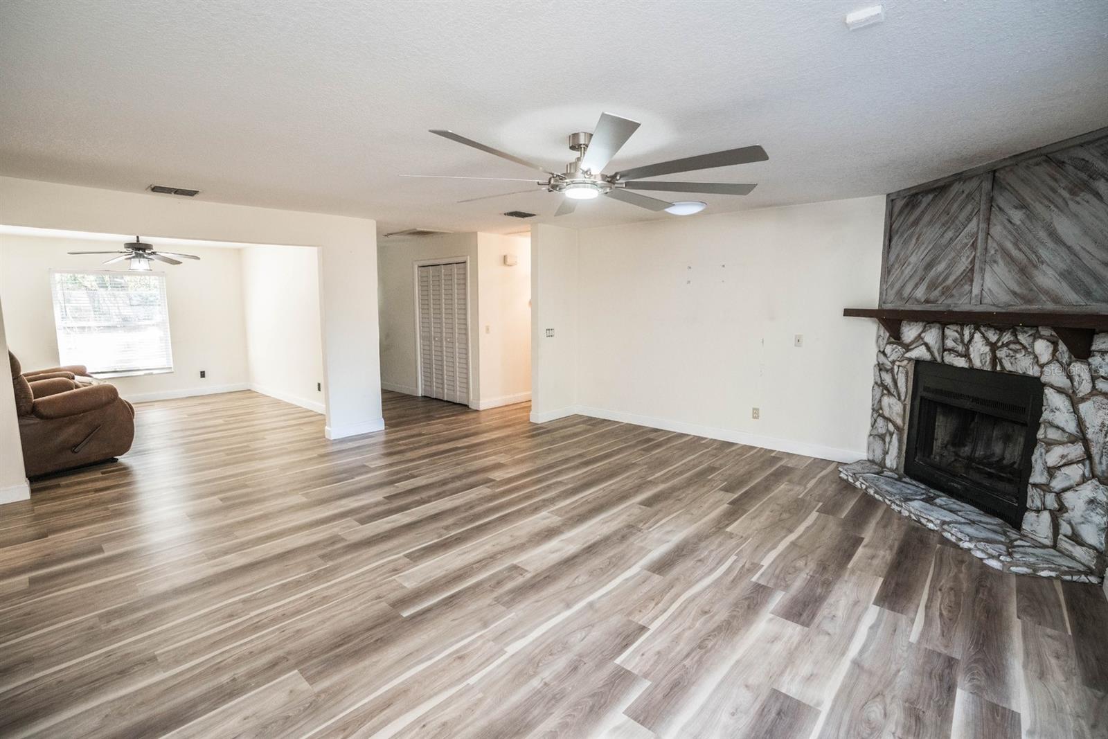 8615 GREENFIELD LN, ZEPHYRHILLS, FL, 33541