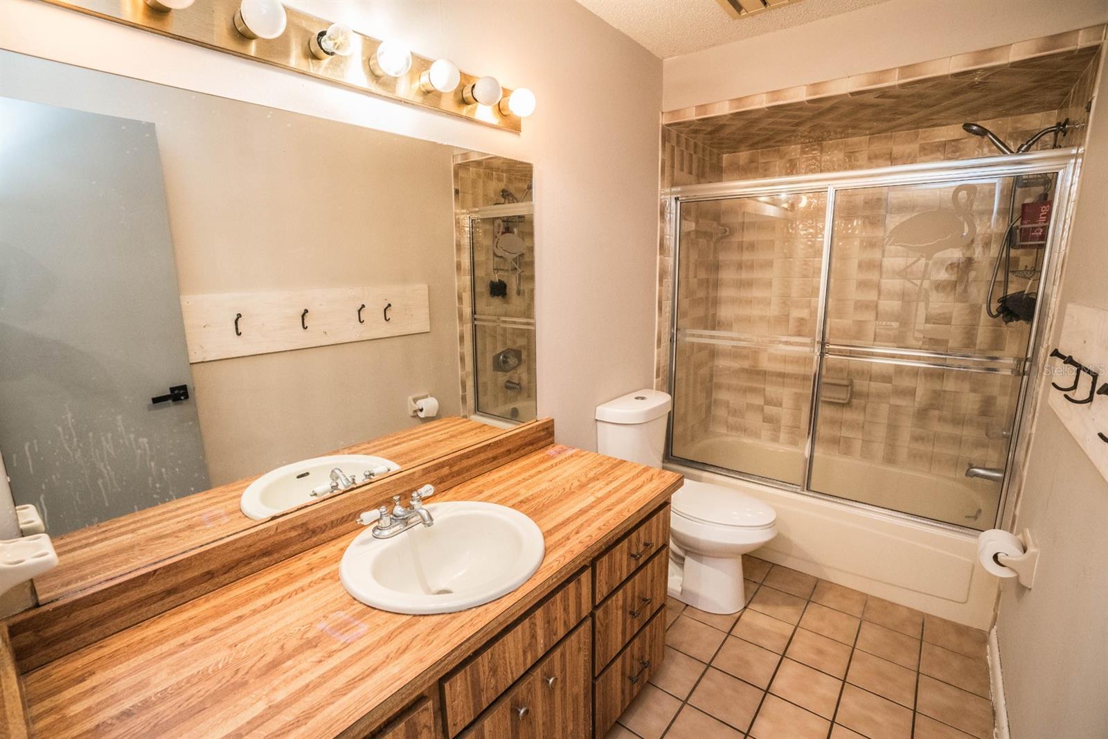 8615 GREENFIELD LN, ZEPHYRHILLS, FL, 33541