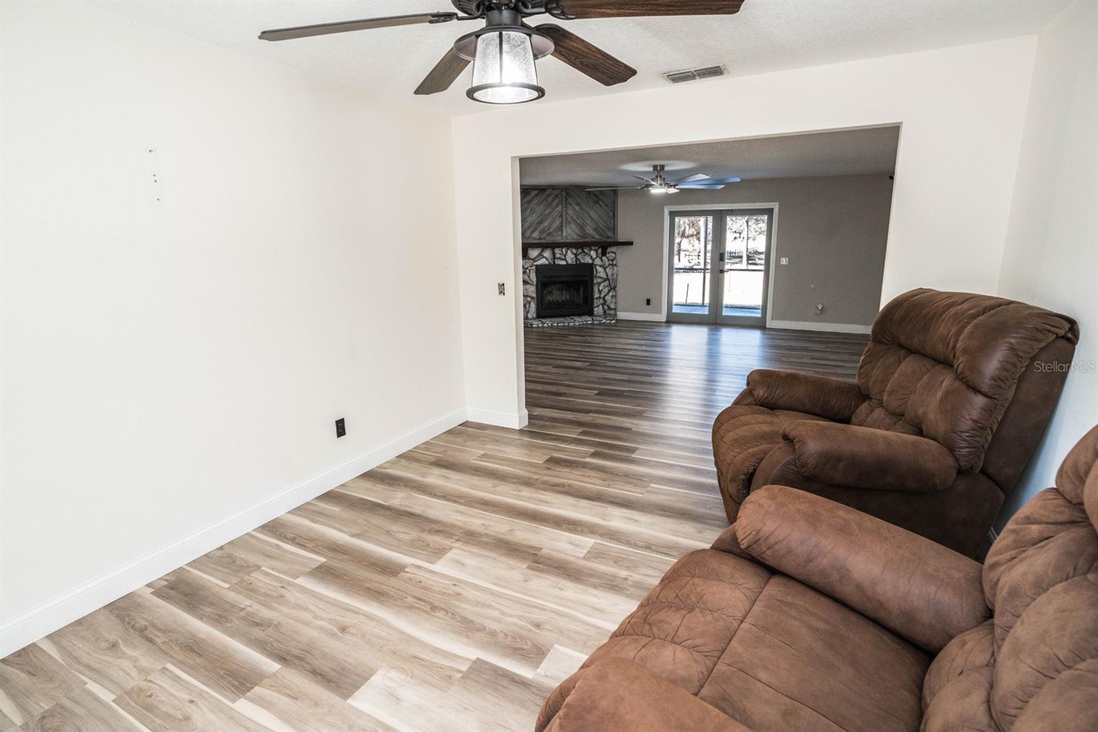 8615 GREENFIELD LN, ZEPHYRHILLS, FL, 33541