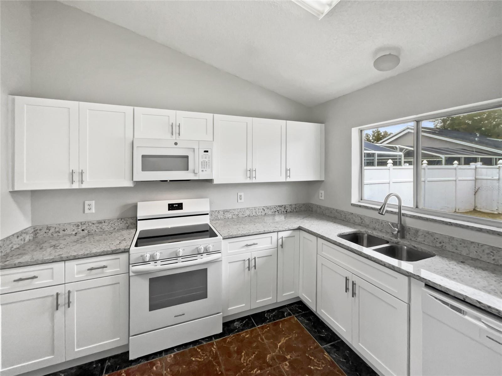 8813 PARLIAMENT CT, KISSIMMEE, FL, 34747