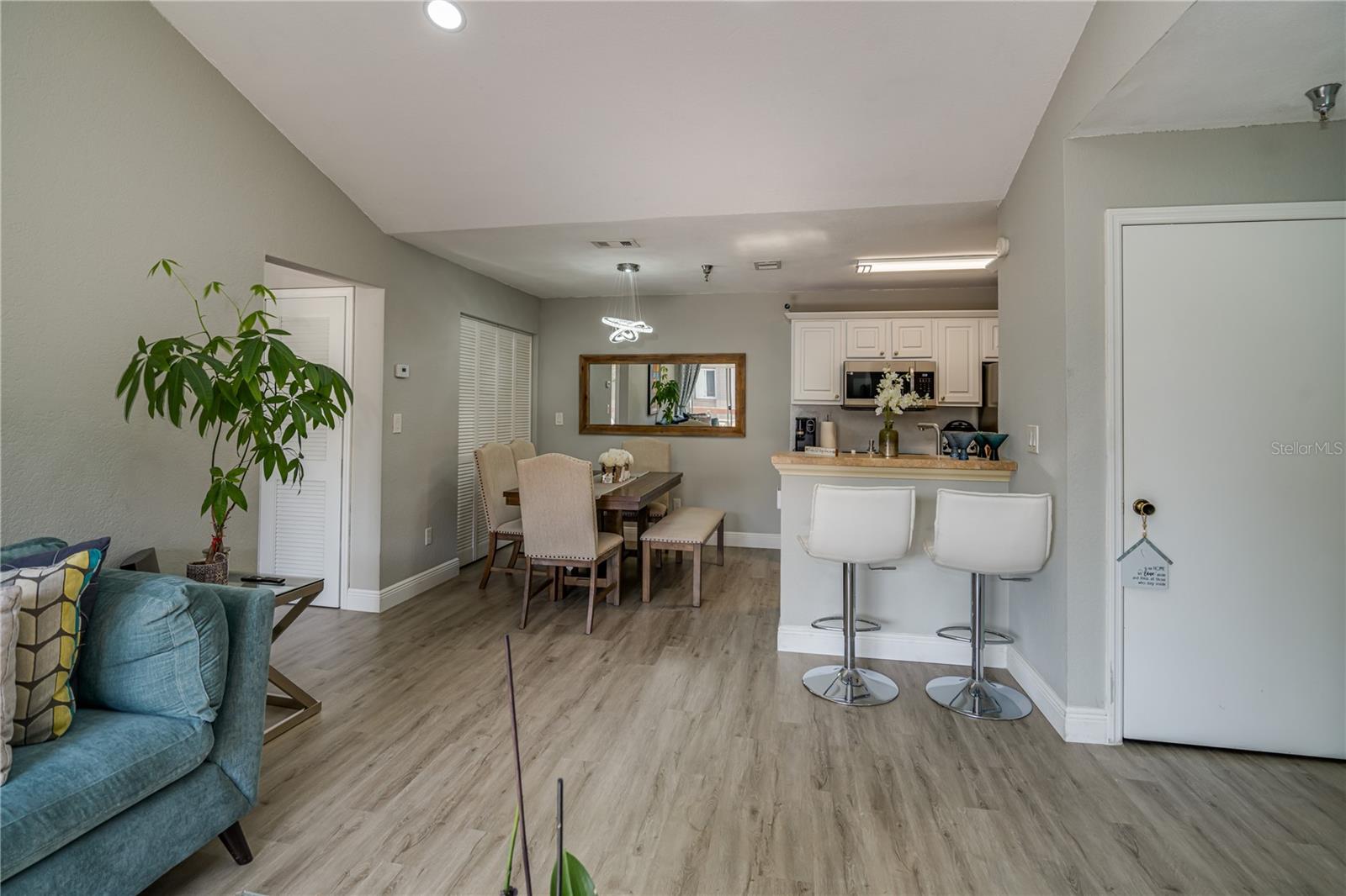 10263 GANDY BLVD N #2106, ST PETERSBURG, FL, 33702