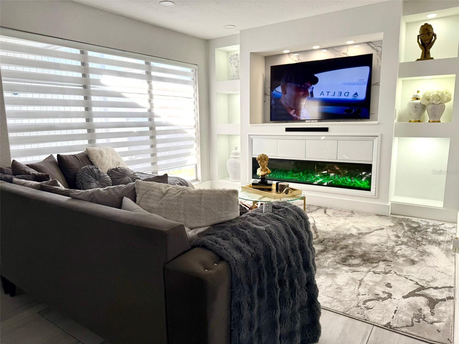 8503 WOODBRIDGE BLVD, TAMPA, FL, 33615