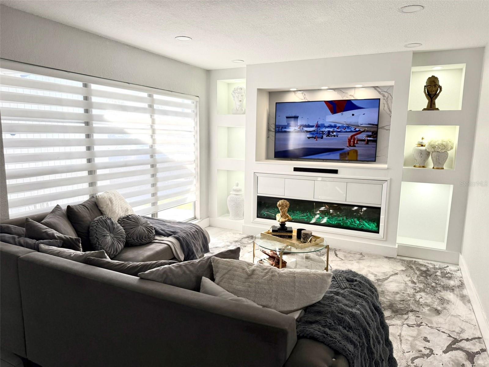 8503 WOODBRIDGE BLVD, TAMPA, FL, 33615