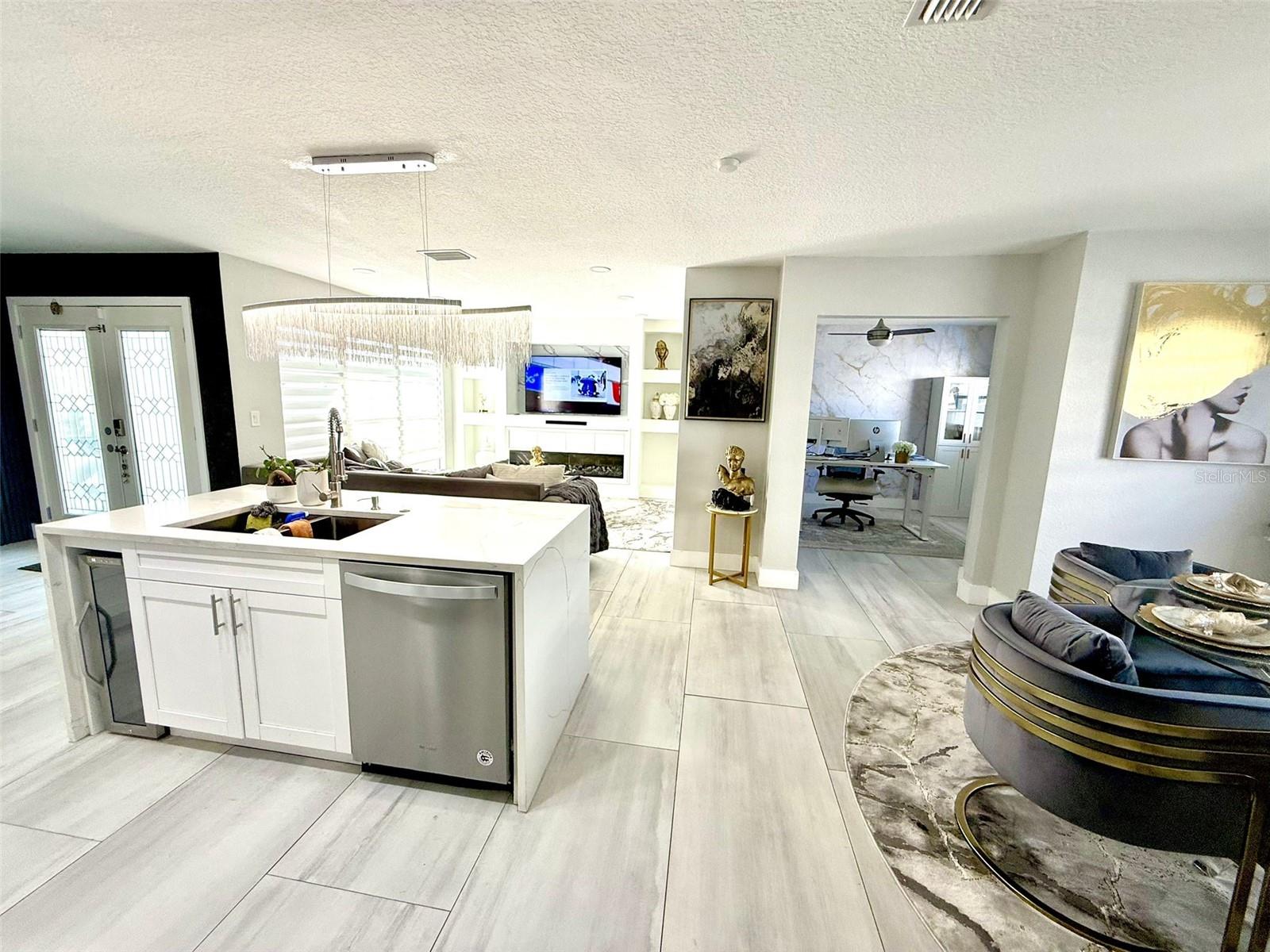 8503 WOODBRIDGE BLVD, TAMPA, FL, 33615