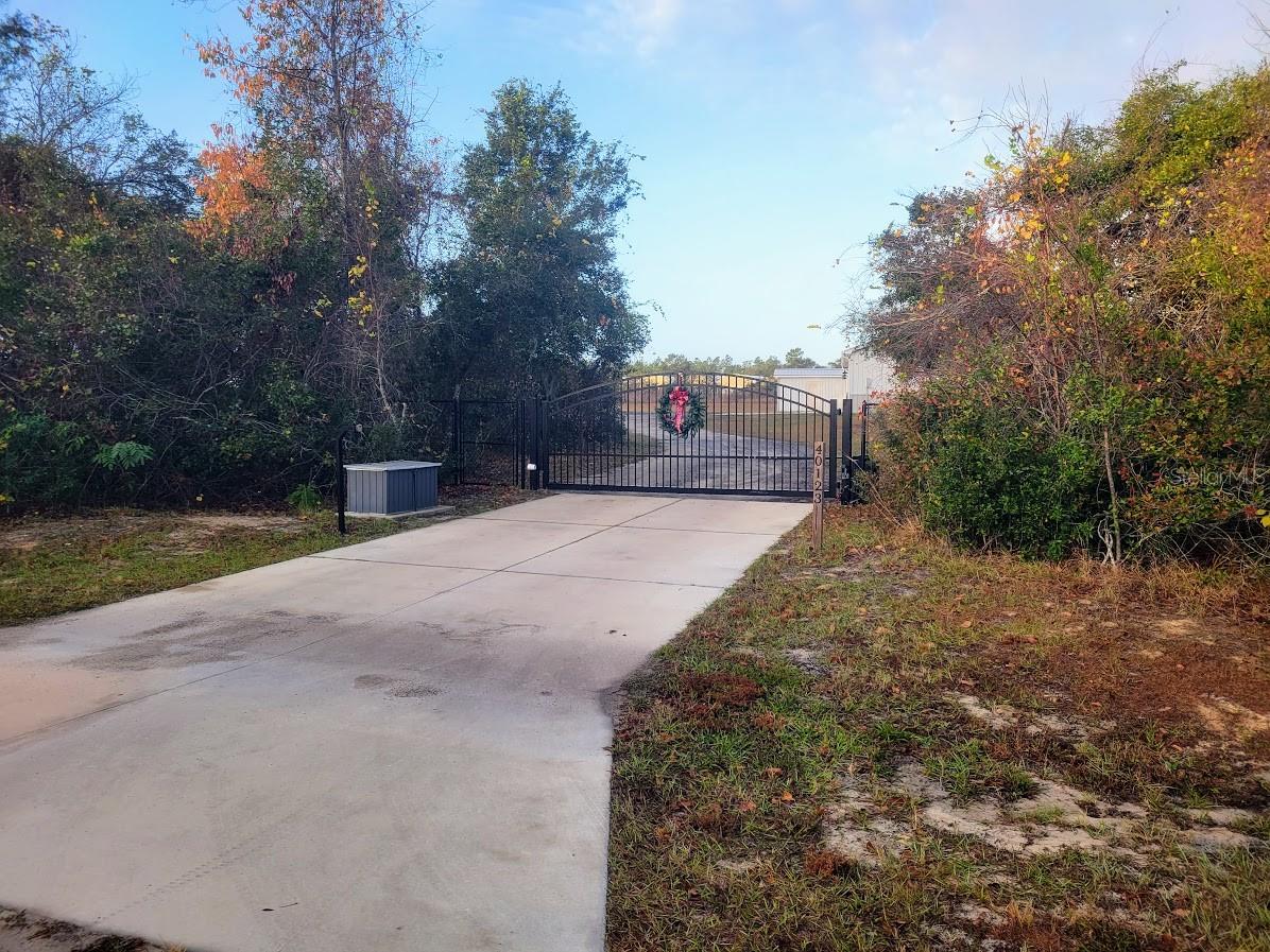 40123 E 9TH AVE, UMATILLA, FL, 32784