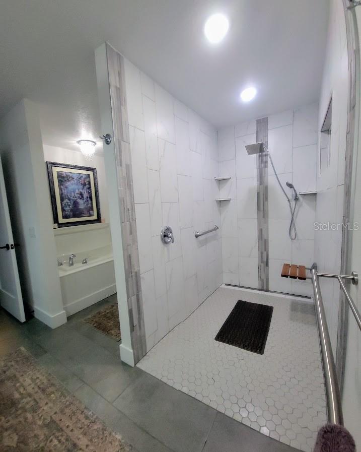 40123 E 9TH AVE, UMATILLA, FL, 32784
