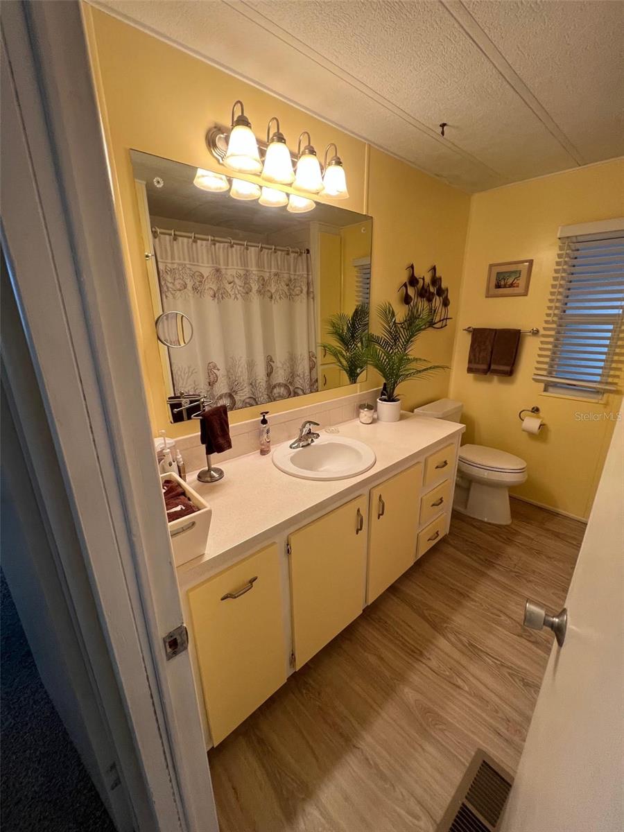 TB8342016 Property Photo