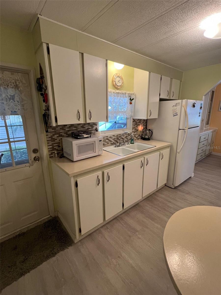 TB8342016 Property Photo