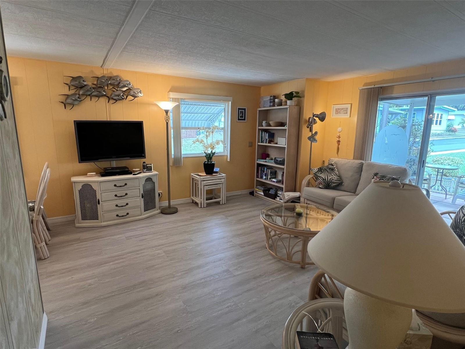 TB8342016 Property Photo