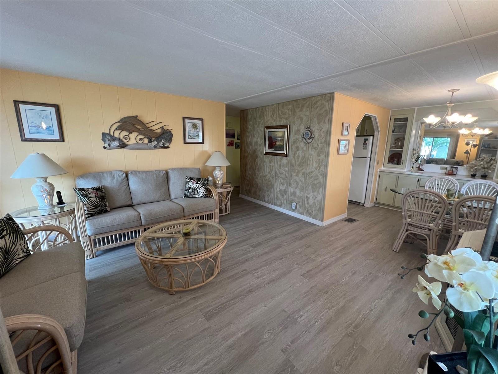 TB8342016 Property Photo