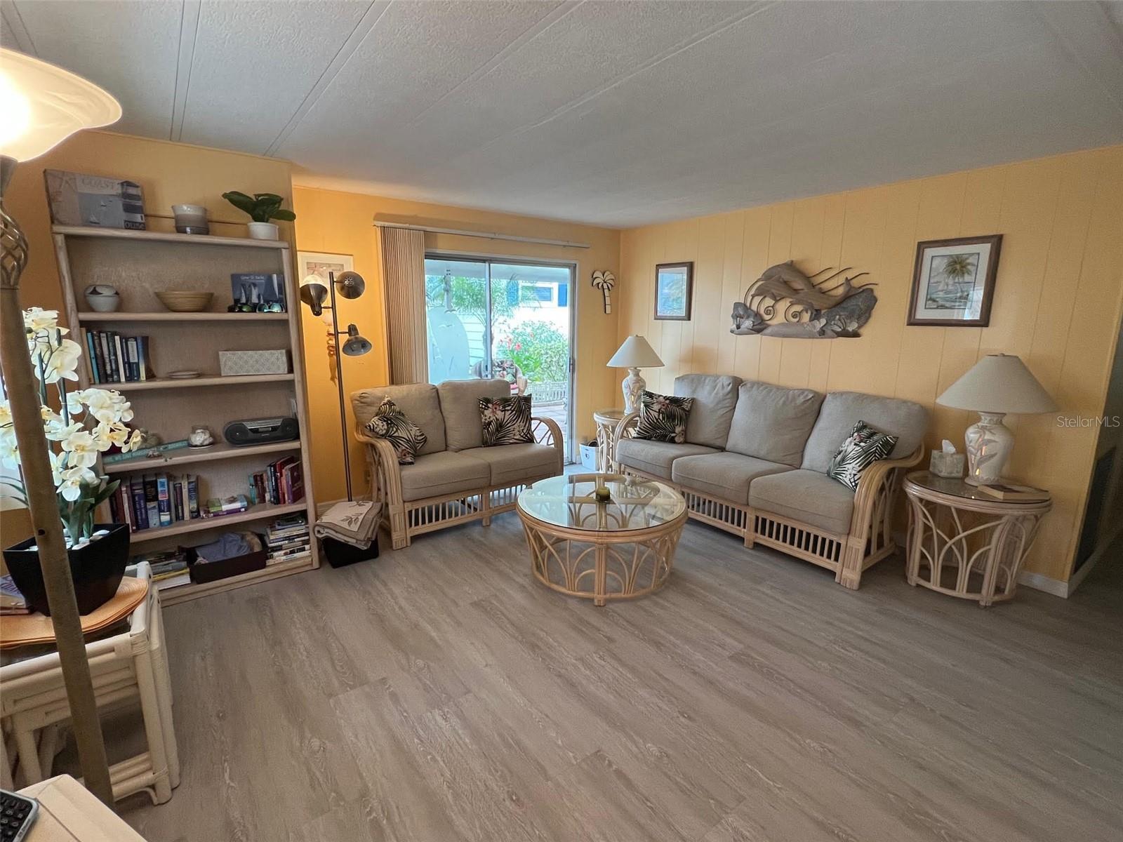 TB8342016 Property Photo