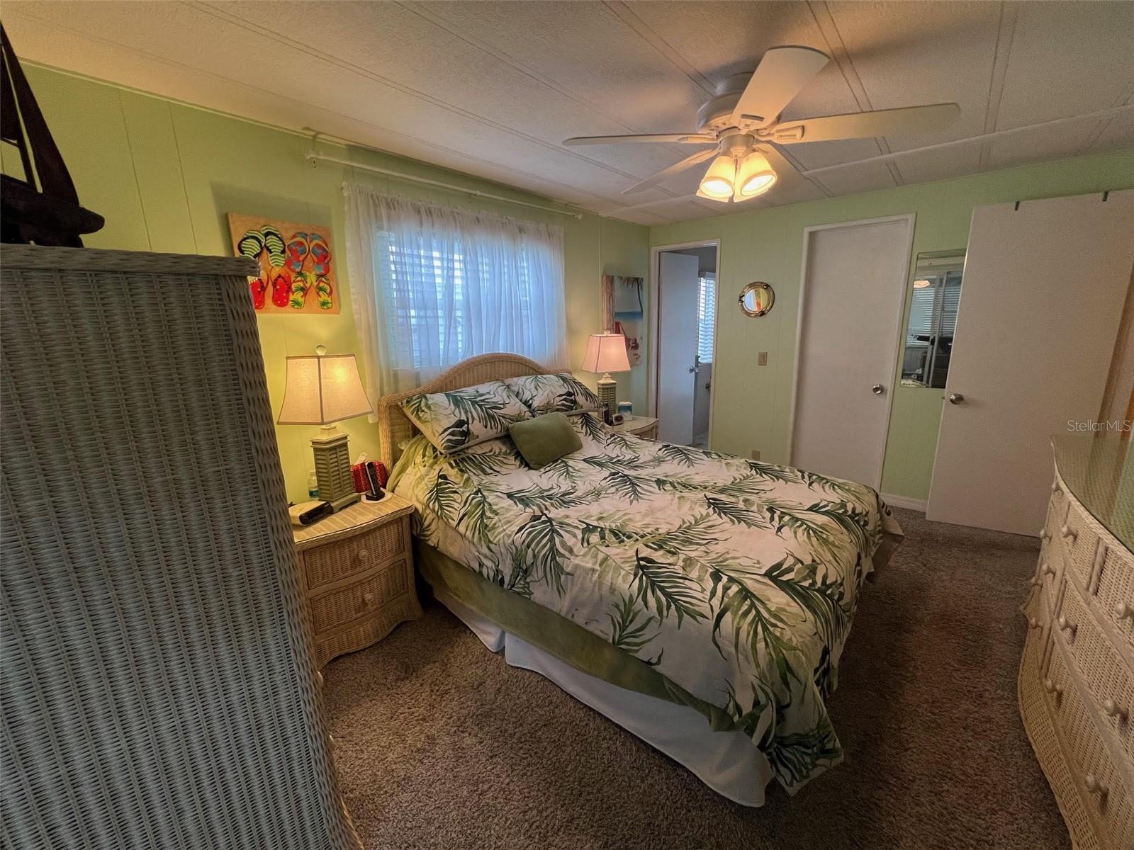 TB8342016 Property Photo