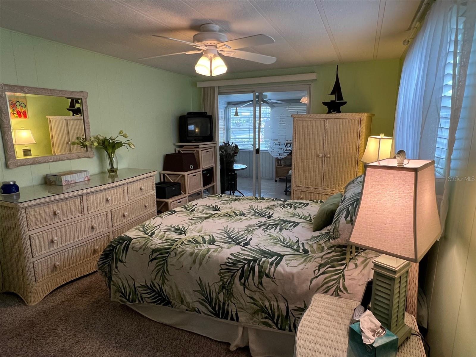 TB8342016 Property Photo