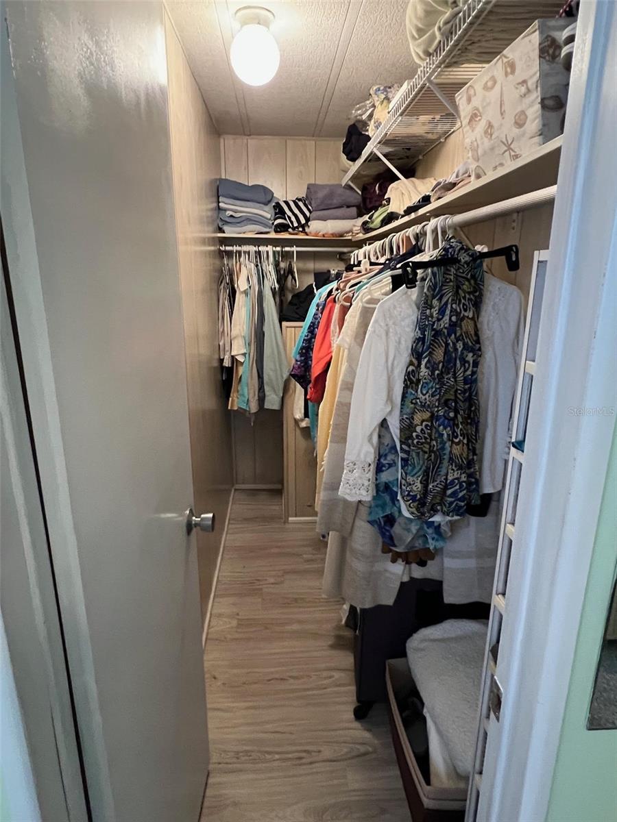 TB8342016 Property Photo