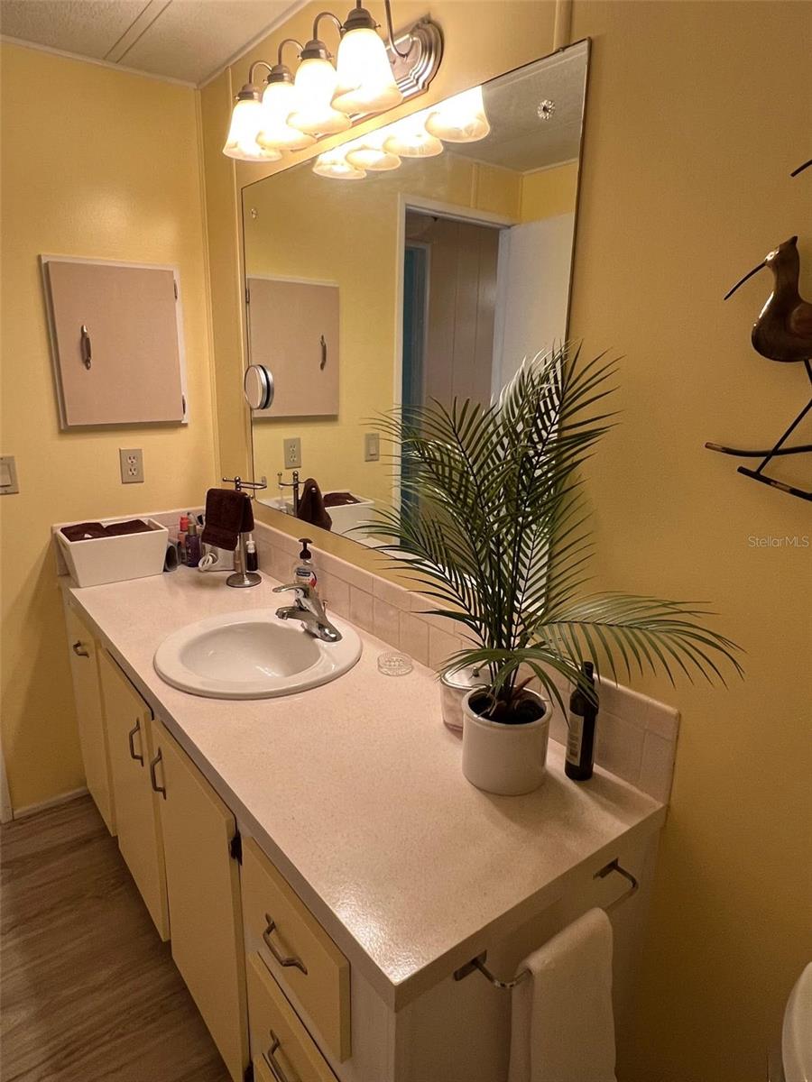 TB8342016 Property Photo