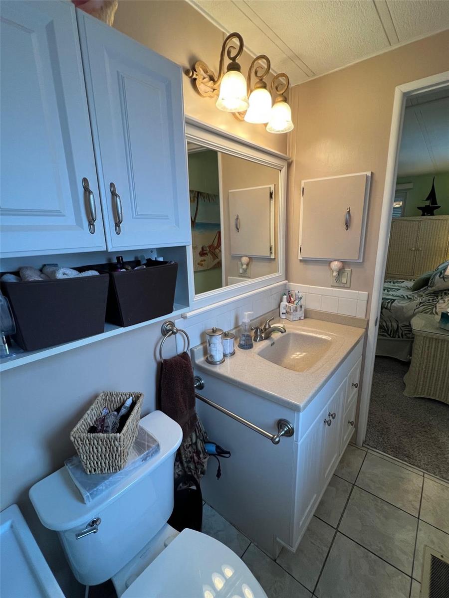 TB8342016 Property Photo