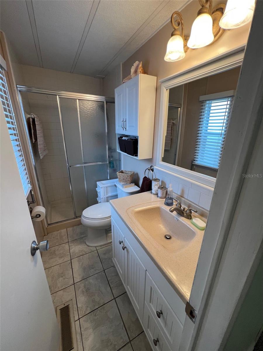 TB8342016 Property Photo