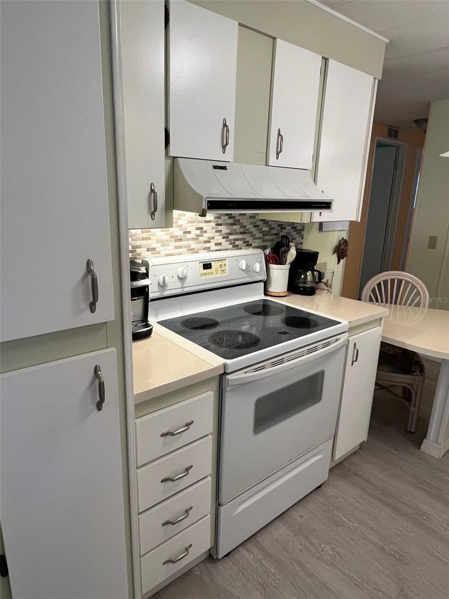 TB8342016 Property Photo