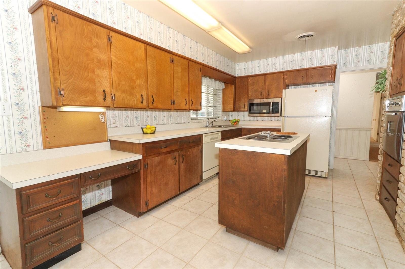 2201 SUNDERLAND RD, MAITLAND, FL, 32751