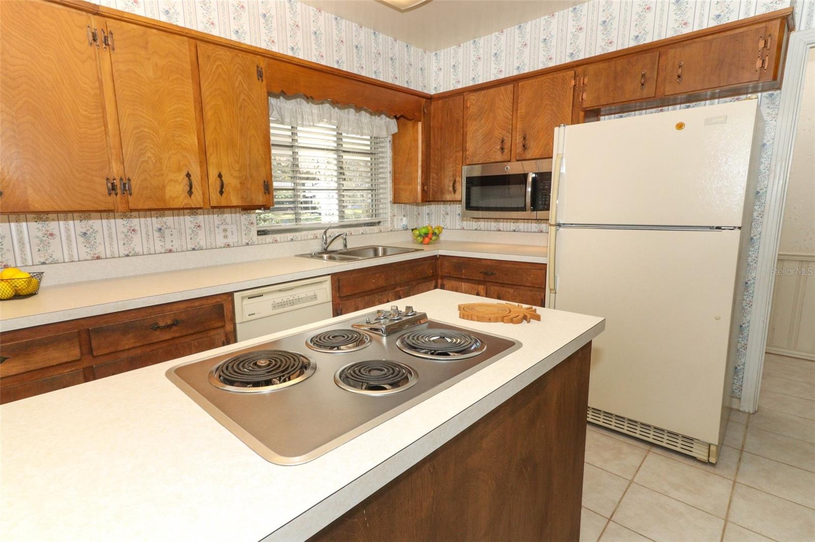 2201 SUNDERLAND RD, MAITLAND, FL, 32751