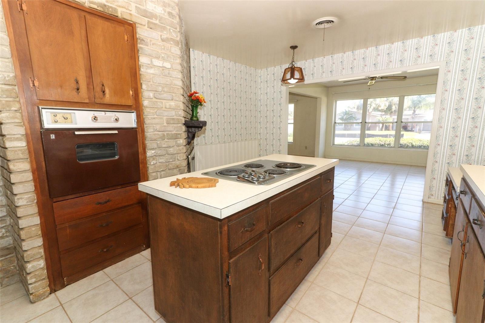 2201 SUNDERLAND RD, MAITLAND, FL, 32751