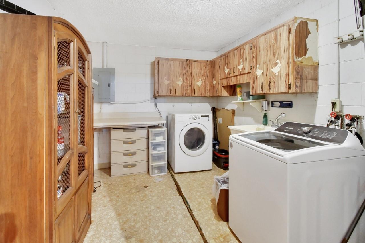 1050 TAPPAN CIR, ORANGE CITY, FL, 32763