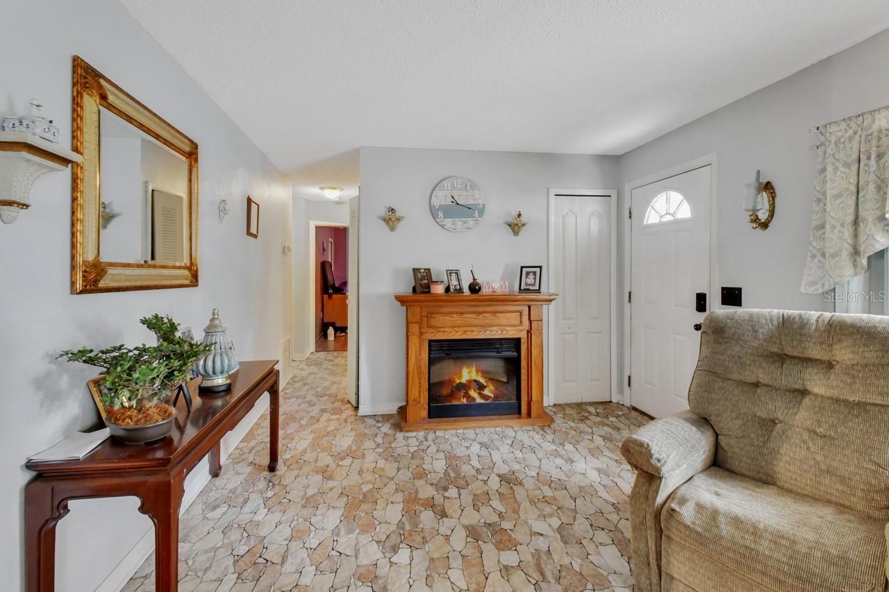 1050 TAPPAN CIR, ORANGE CITY, FL, 32763