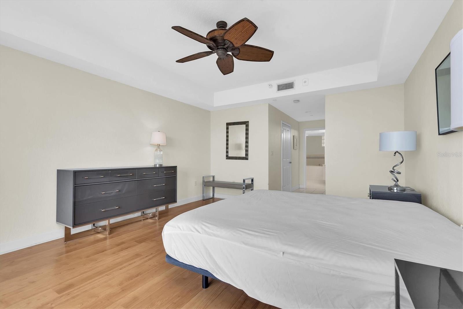 4750 DOLPHIN CAY LN S #604, ST PETERSBURG, FL, 33711