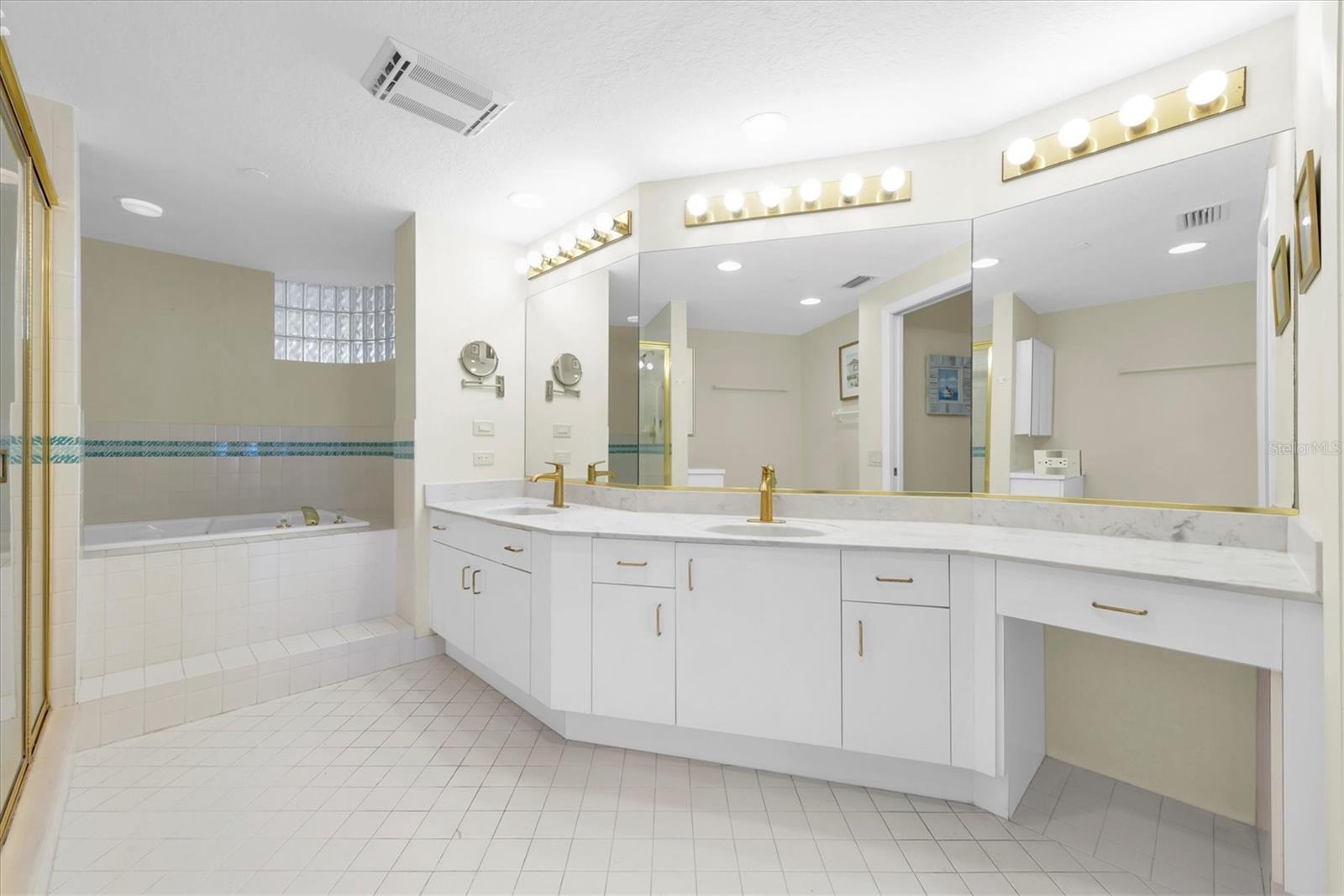 4750 DOLPHIN CAY LN S #604, ST PETERSBURG, FL, 33711