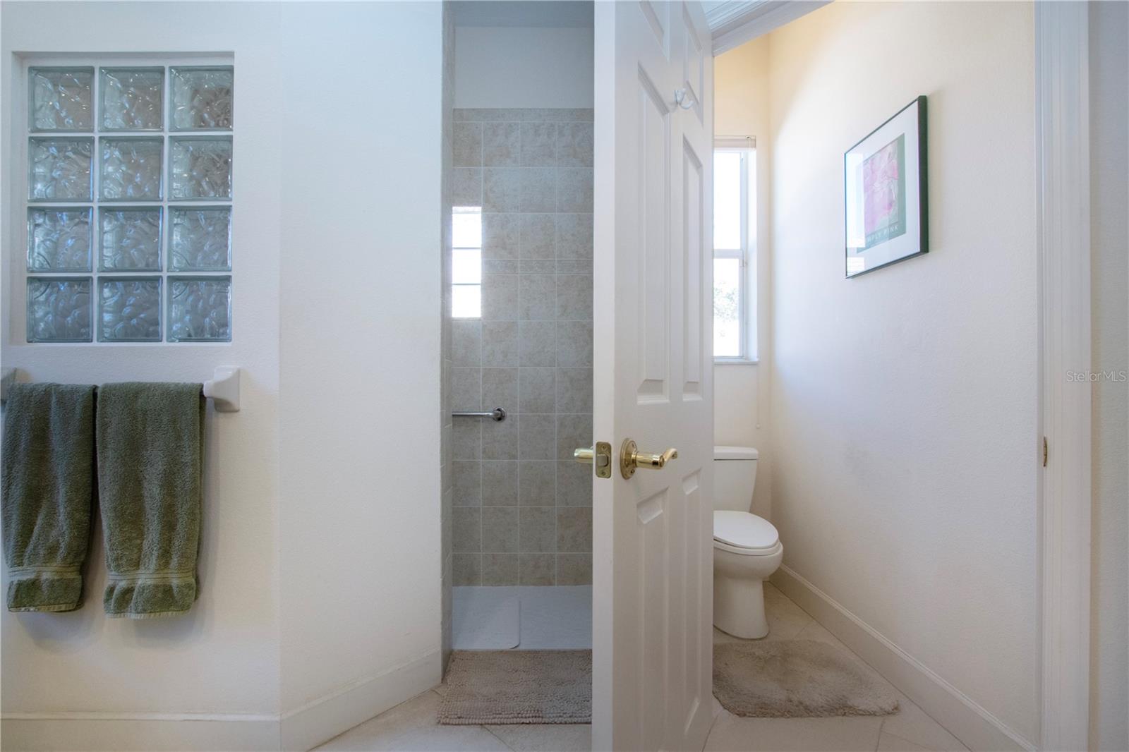 A4637245 Property Photo