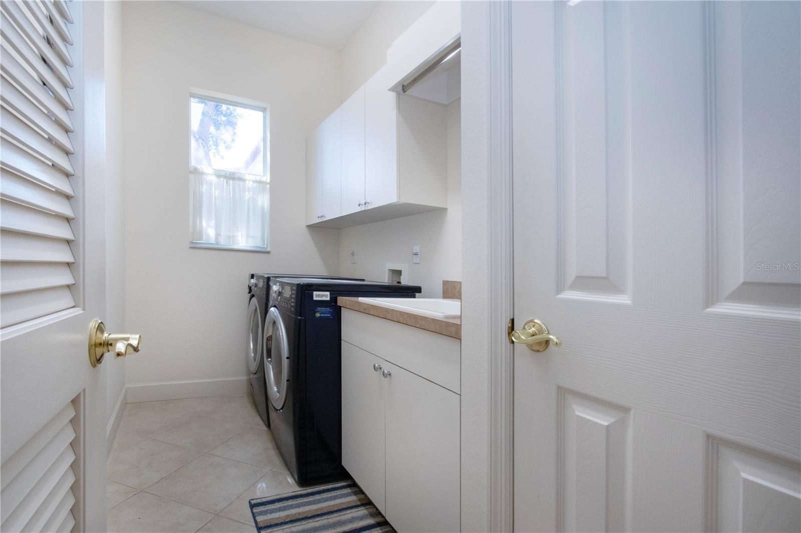 A4637245 Property Photo