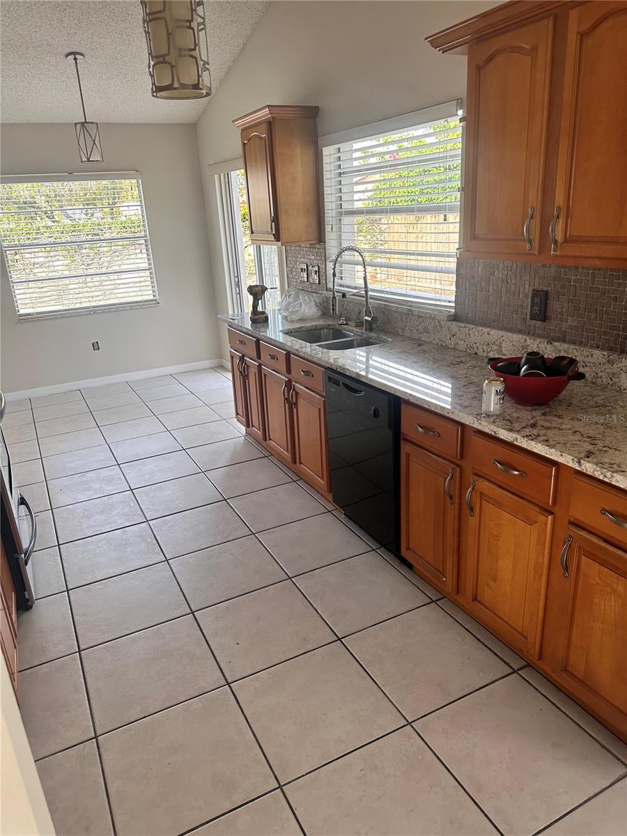 1302 MOHRLAKE DR, BRANDON, FL, 33511