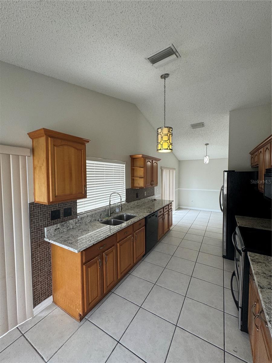 1302 MOHRLAKE DR, BRANDON, FL, 33511