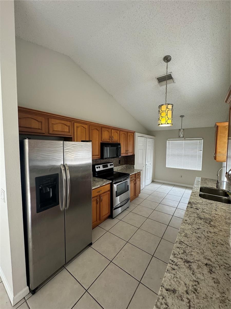 1302 MOHRLAKE DR, BRANDON, FL, 33511