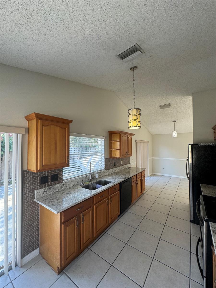 1302 MOHRLAKE DR, BRANDON, FL, 33511