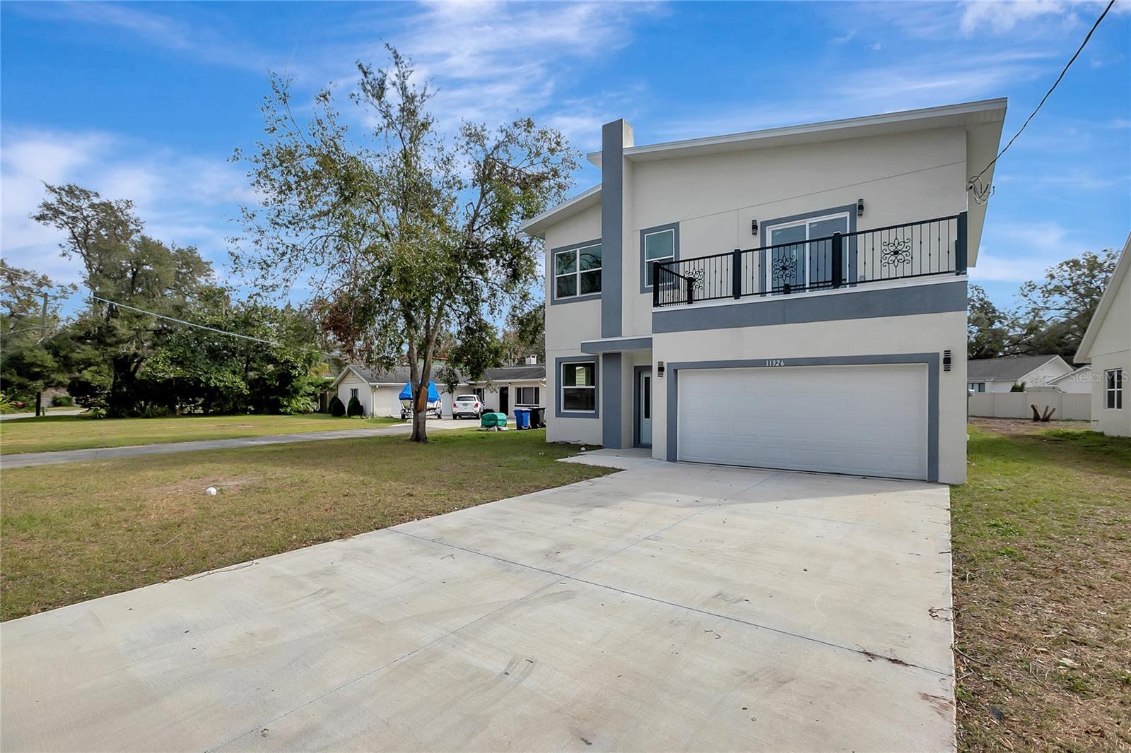 11926 RIVERHILLS DR, TAMPA, FL, 33617