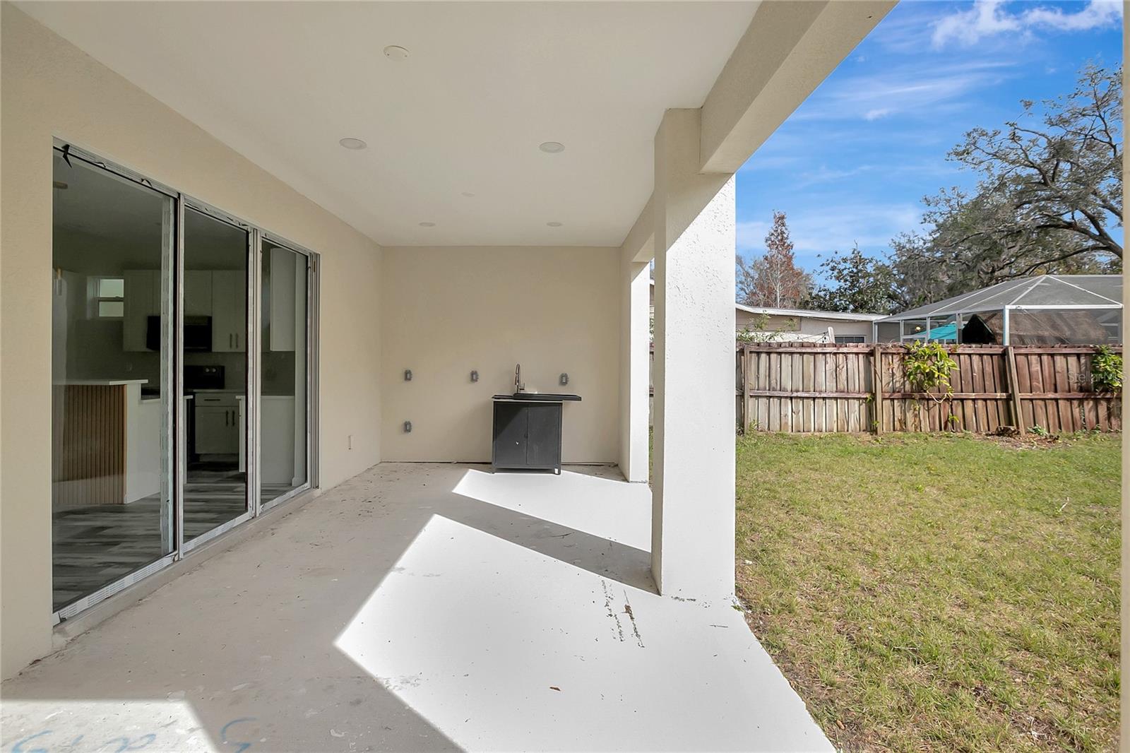 11926 RIVERHILLS DR, TAMPA, FL, 33617
