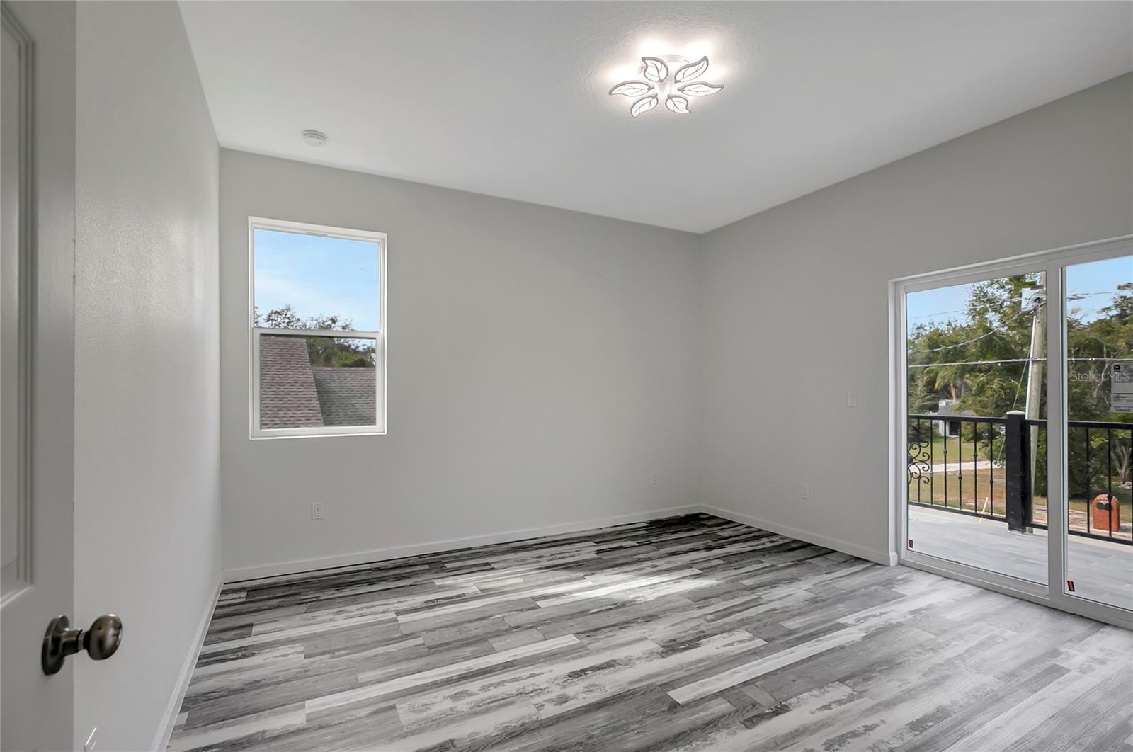 11926 RIVERHILLS DR, TAMPA, FL, 33617