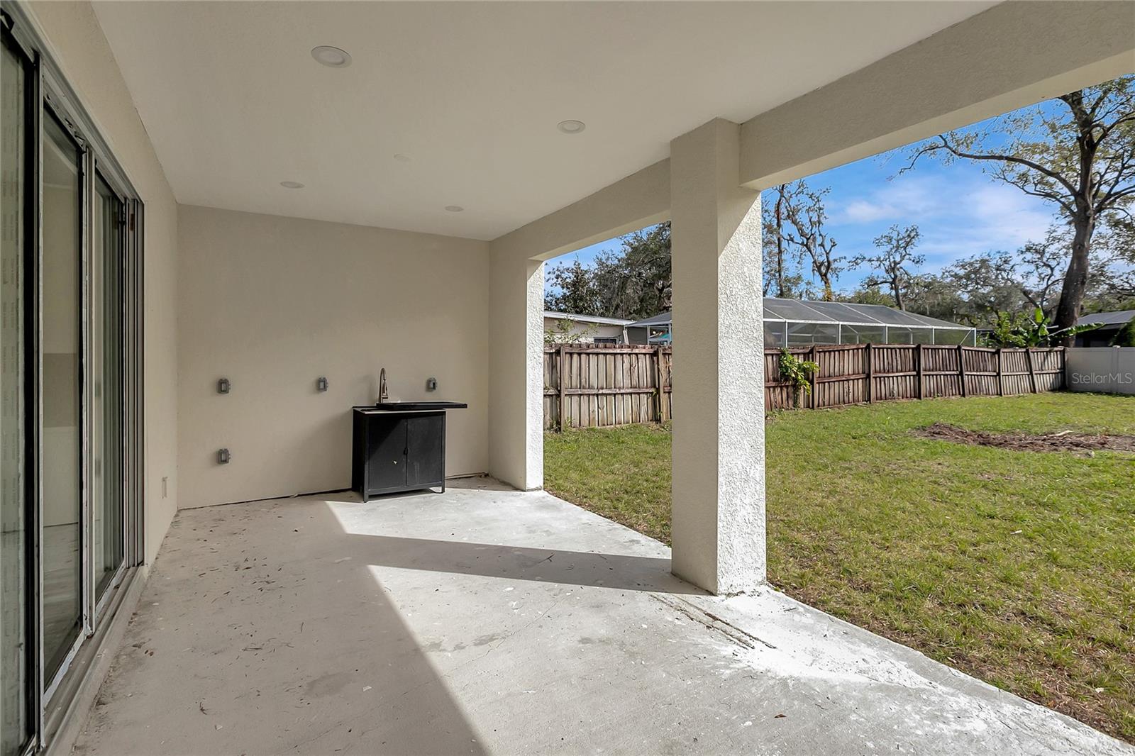 11926 RIVERHILLS DR, TAMPA, FL, 33617