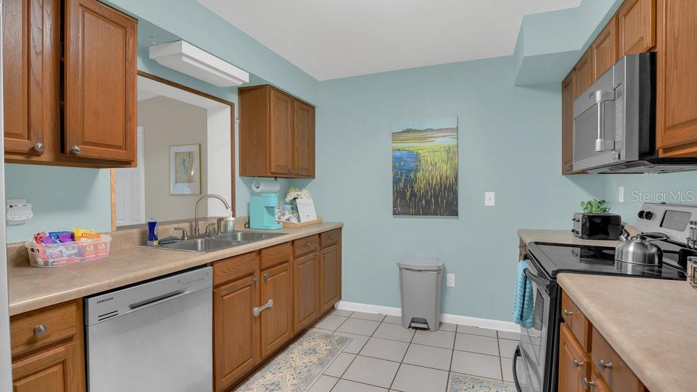 1296 W WELLINGTON DR, DELTONA, FL, 32725