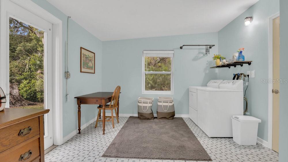 1296 W WELLINGTON DR, DELTONA, FL, 32725