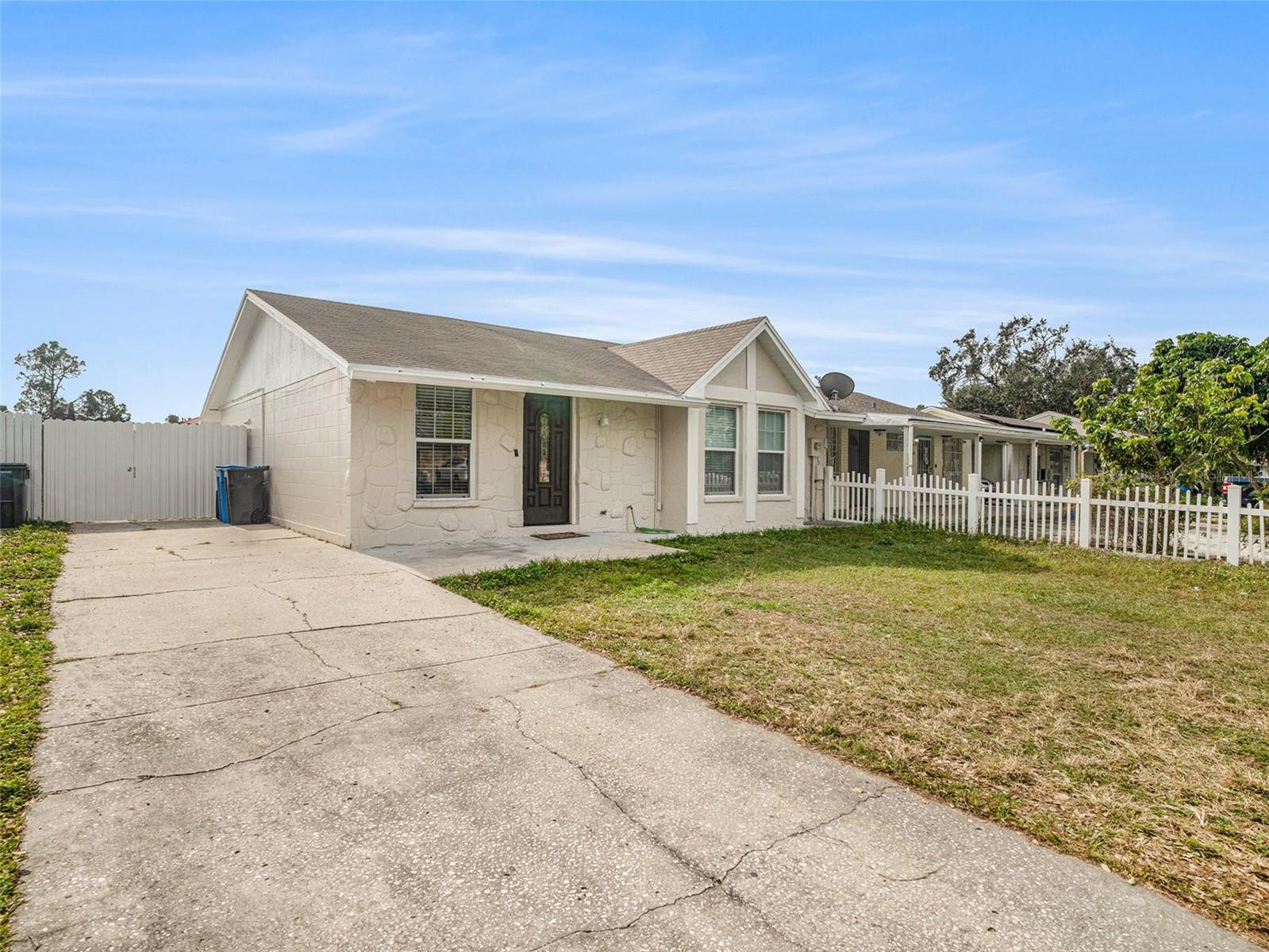 8518 BRIAR GROVE CIR, TAMPA, FL, 33615