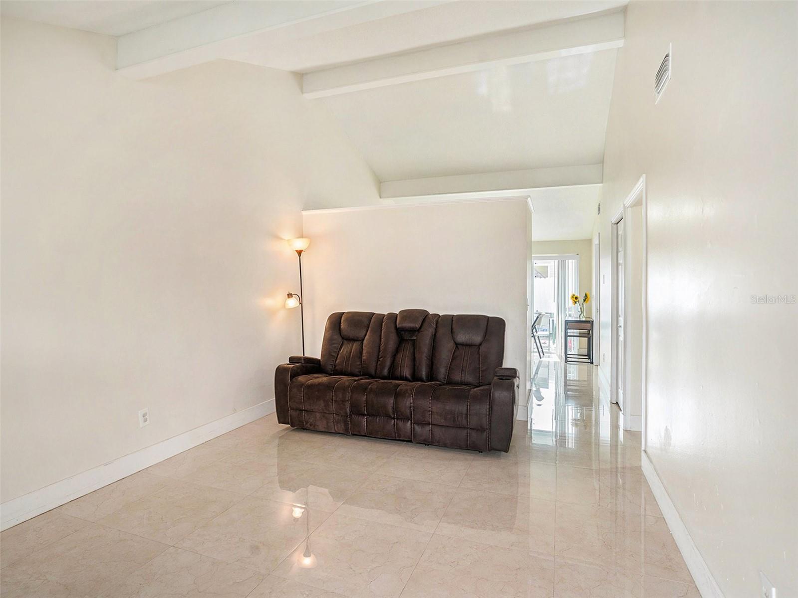 8518 BRIAR GROVE CIR, TAMPA, FL, 33615